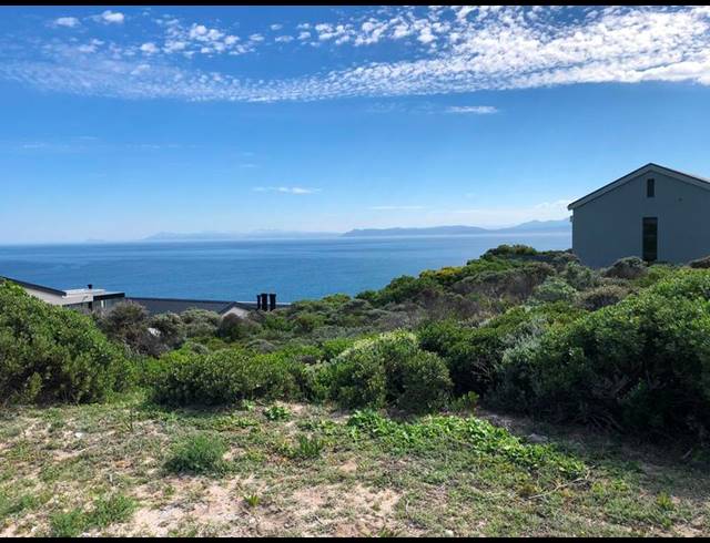 LAND FOR SALE IN ROMANSBAAI ESTATE